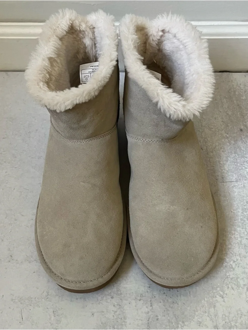 UGG Suede Ankle Boot 8 Lined Single Button Koolaburra Nalie